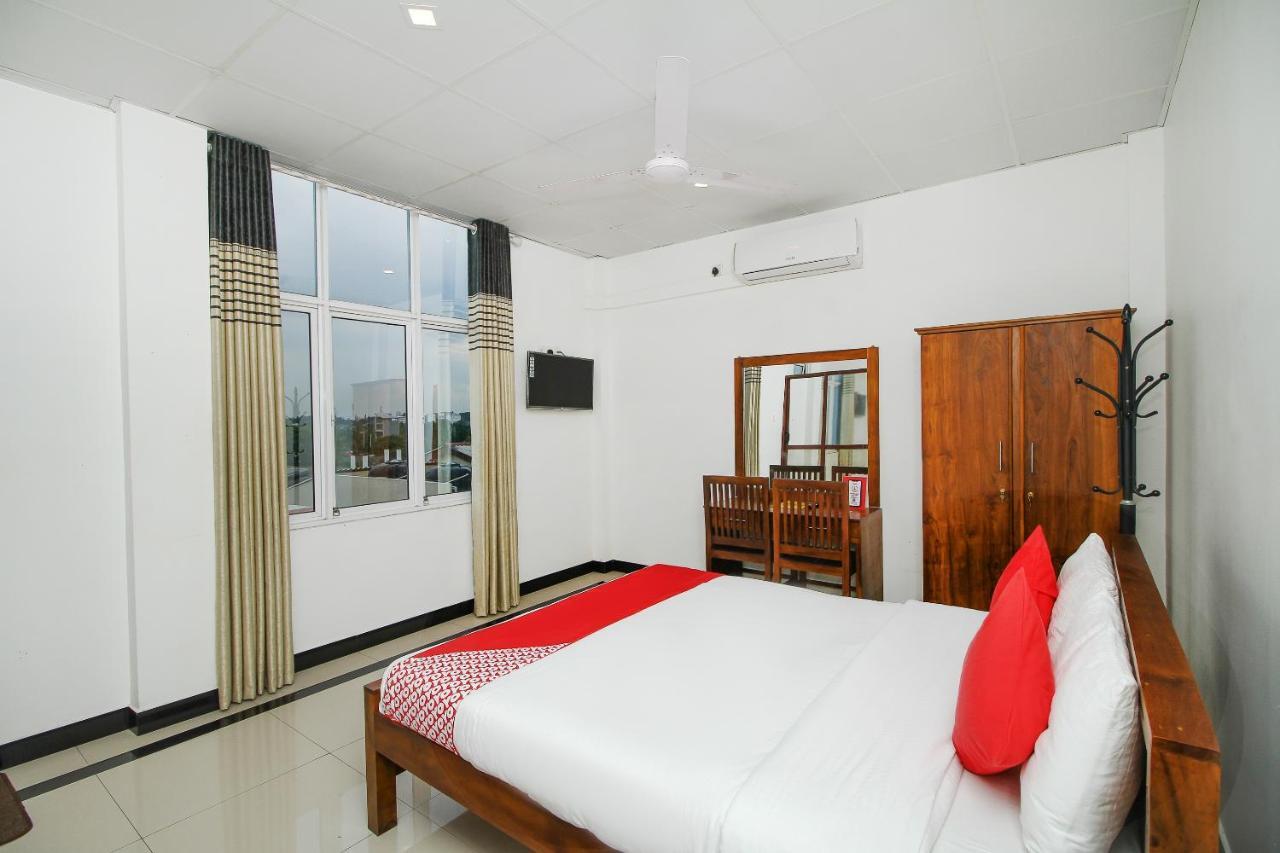 Grand Rovinka Hotel Dehiwala-Mount Lavinia Exterior photo
